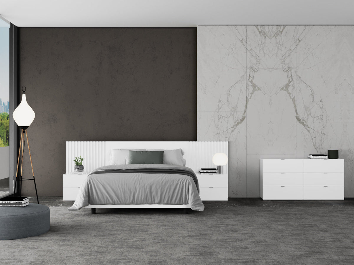 ALEXANDER  | WHITE